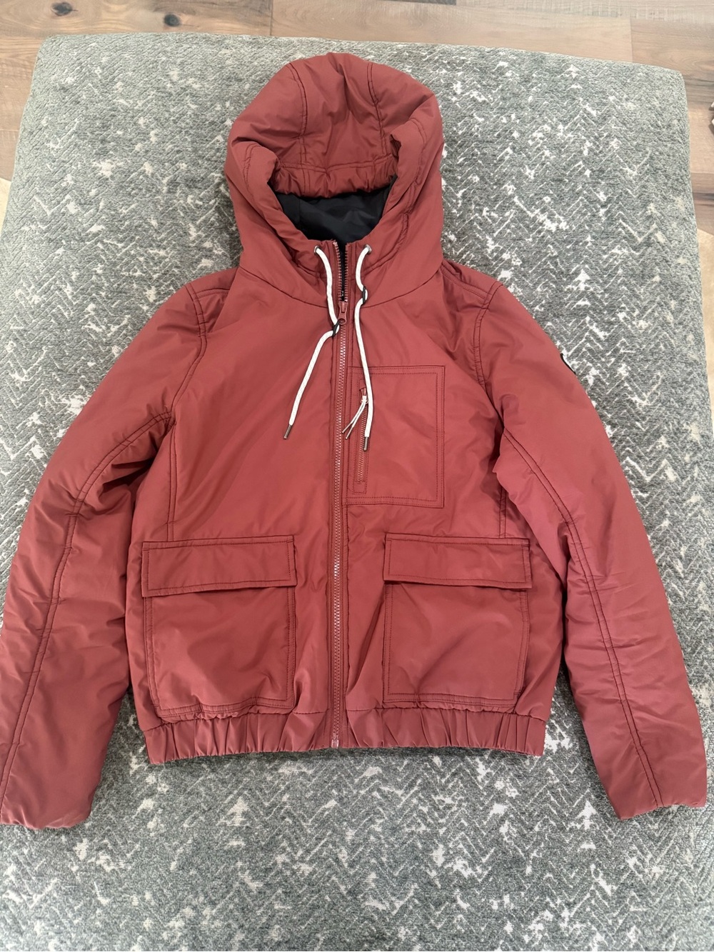 Vuori Tahoe Insulated Jacket XS Red Clay Hooded Camo Lined Puffer Coat